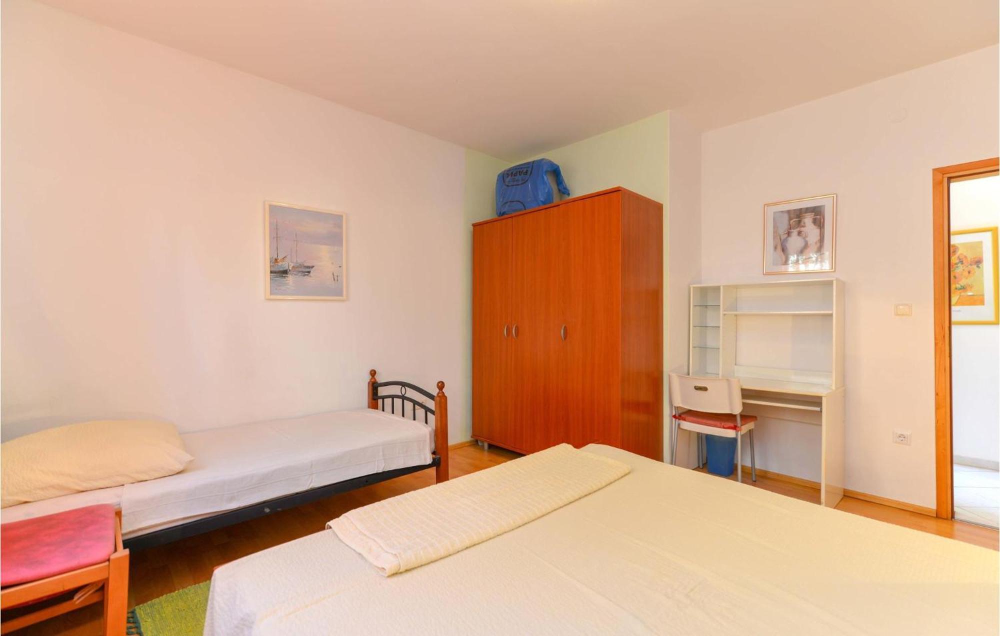 1 Bedroom Nice Apartment In Zara Esterno foto